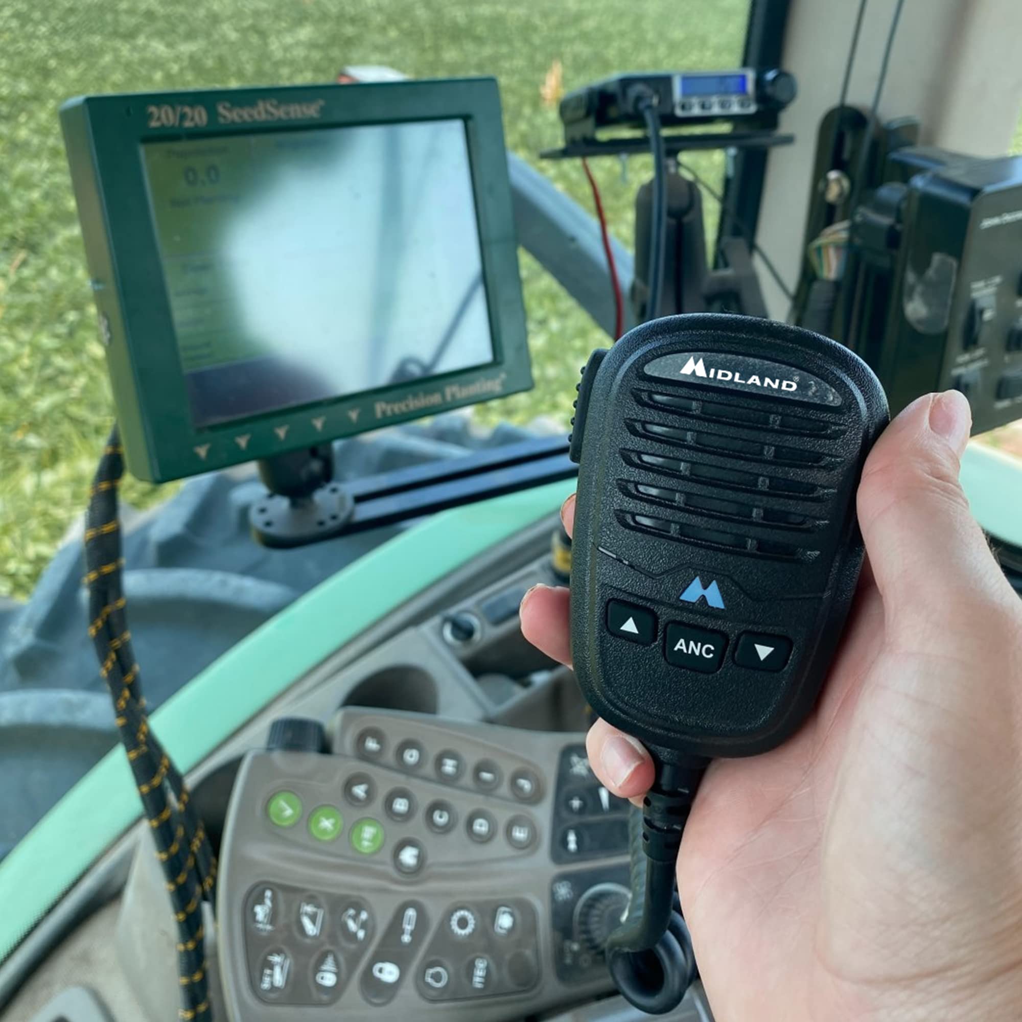 Midland - MXTA37 ANC/IP66 Dustproof and Waterproof Microphone - GMRS Microphone with LED Status Indicator and Channel Select Buttons - Image 3